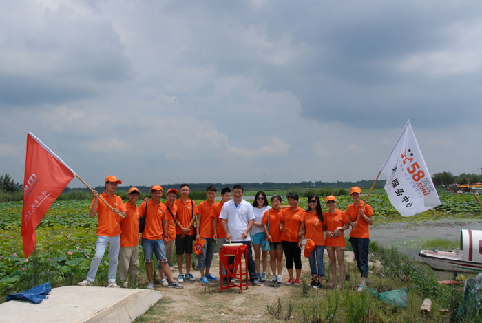 ��ɫ���e���ف�һ����Ӱ